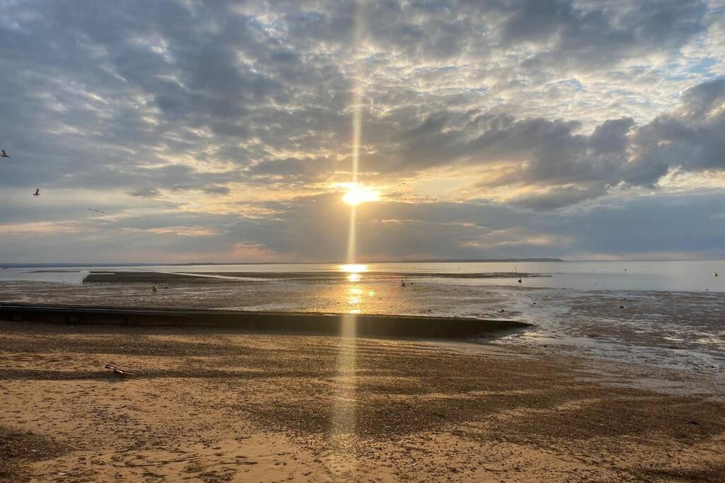 The Yellow Door Whitstable - Peaceful Retreat Close To Beach Exteriör bild